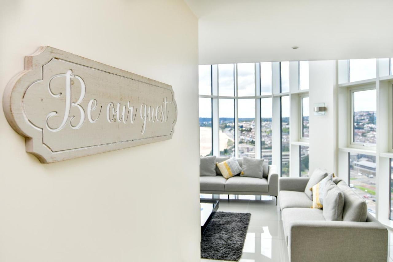 Just Stay Wales - Meridian Quay Penthouses 斯旺西 外观 照片