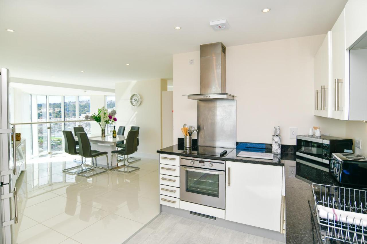 Just Stay Wales - Meridian Quay Penthouses 斯旺西 外观 照片