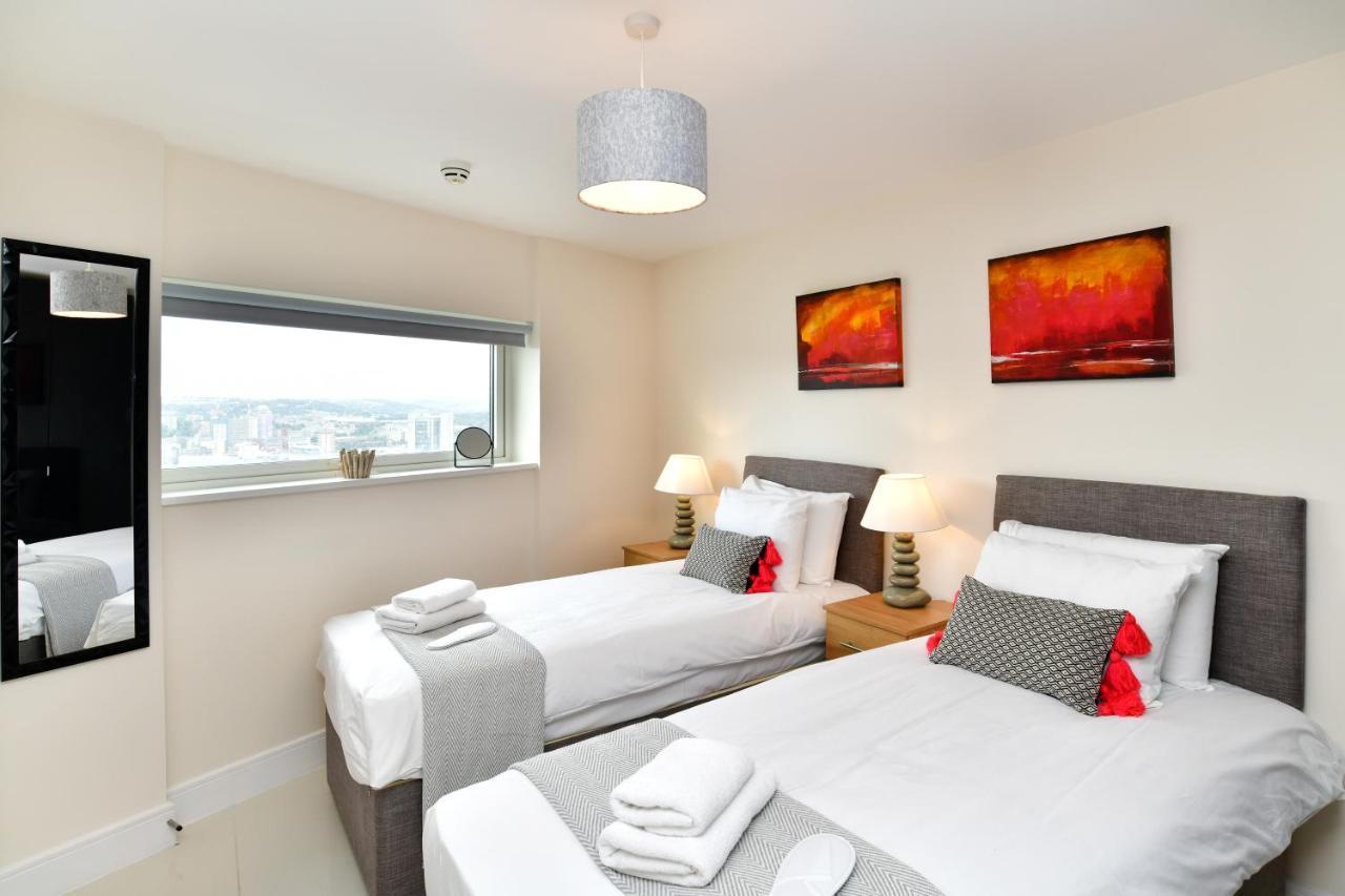 Just Stay Wales - Meridian Quay Penthouses 斯旺西 外观 照片
