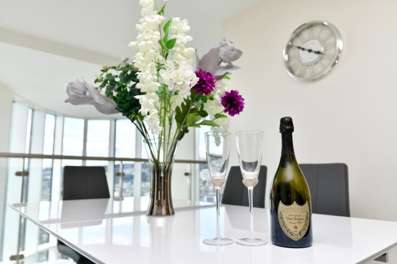 Just Stay Wales - Meridian Quay Penthouses 斯旺西 外观 照片