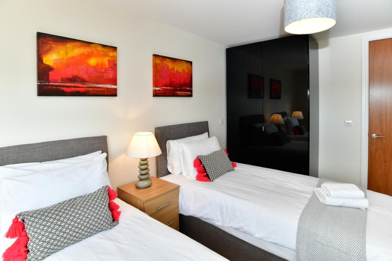 Just Stay Wales - Meridian Quay Penthouses 斯旺西 外观 照片