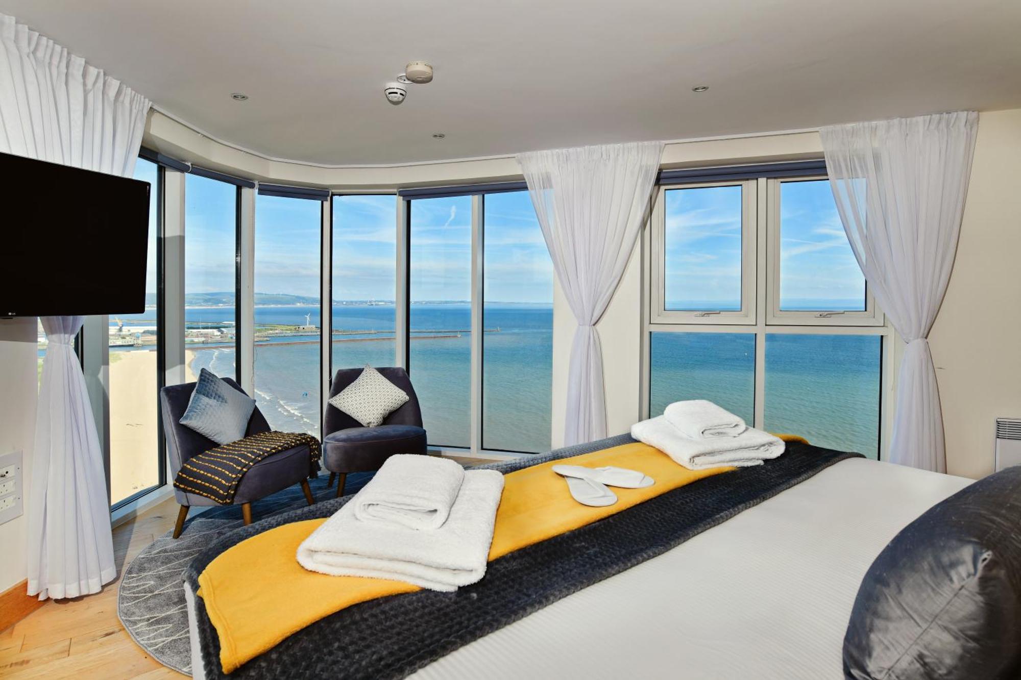 Just Stay Wales - Meridian Quay Penthouses 斯旺西 外观 照片
