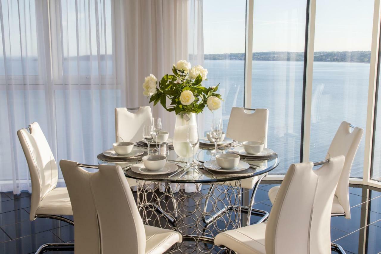 Just Stay Wales - Meridian Quay Penthouses 斯旺西 外观 照片