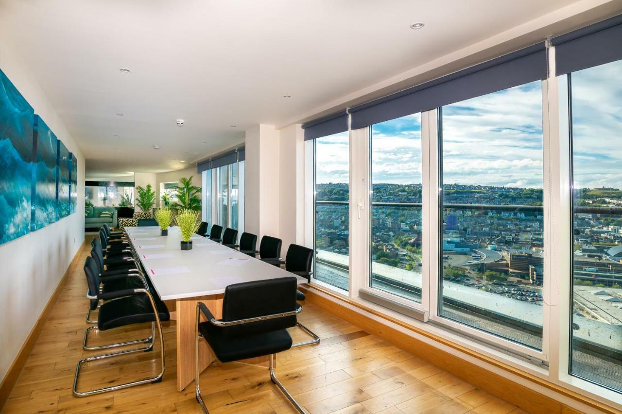 Just Stay Wales - Meridian Quay Penthouses 斯旺西 外观 照片