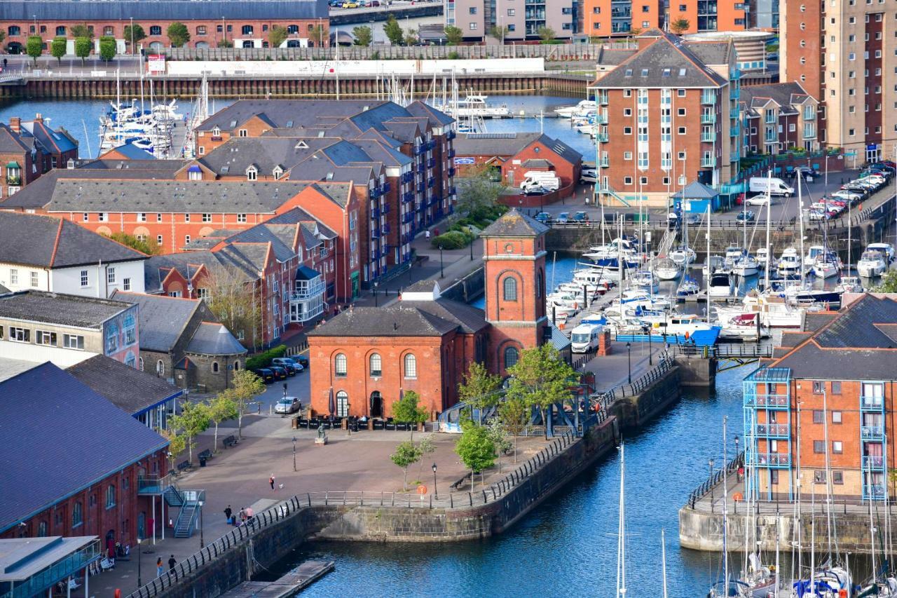 Just Stay Wales - Meridian Quay Penthouses 斯旺西 外观 照片
