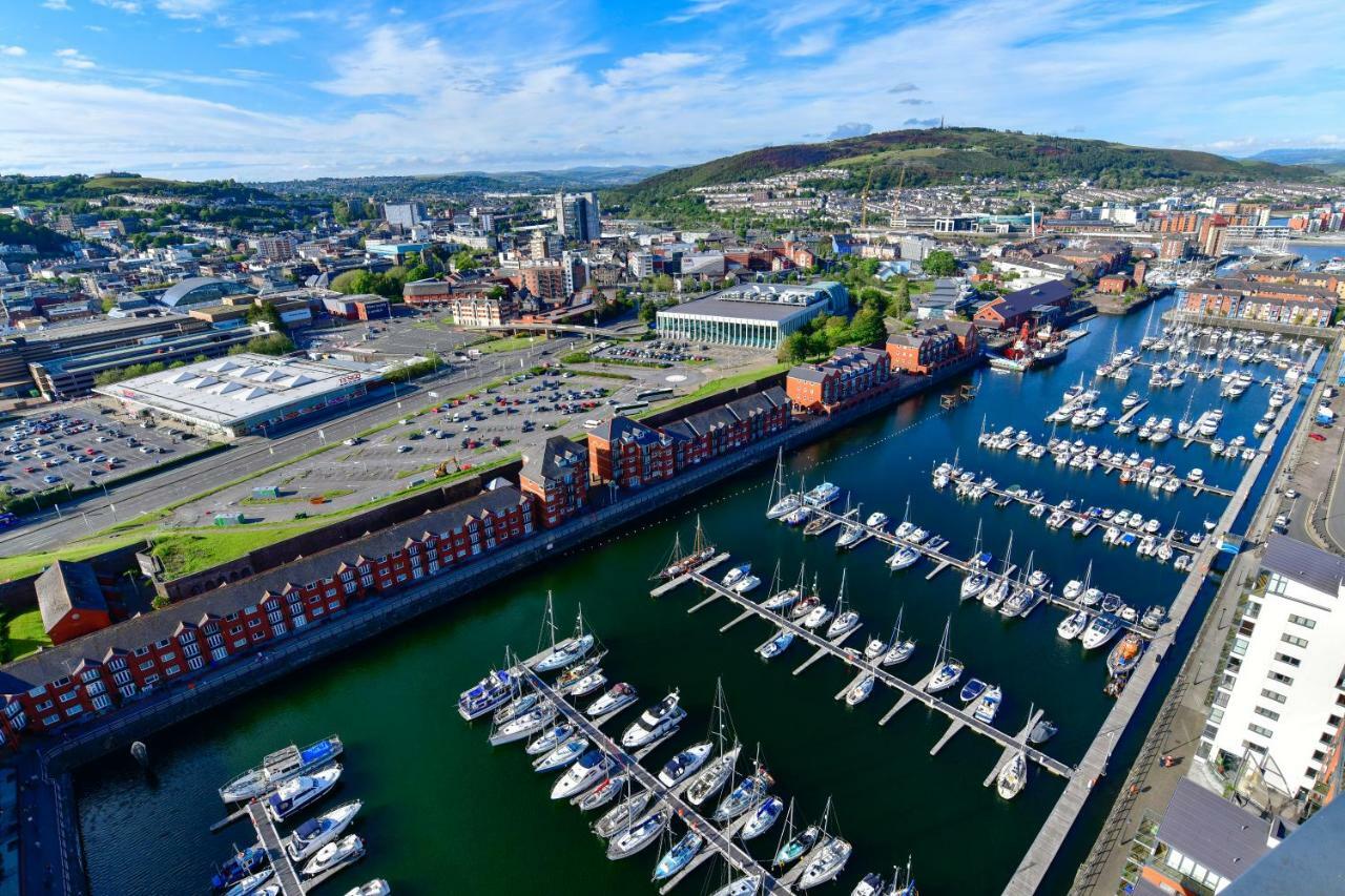 Just Stay Wales - Meridian Quay Penthouses 斯旺西 外观 照片