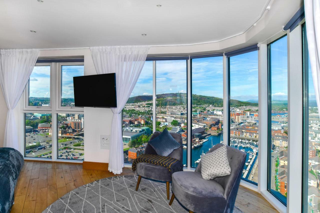 Just Stay Wales - Meridian Quay Penthouses 斯旺西 外观 照片
