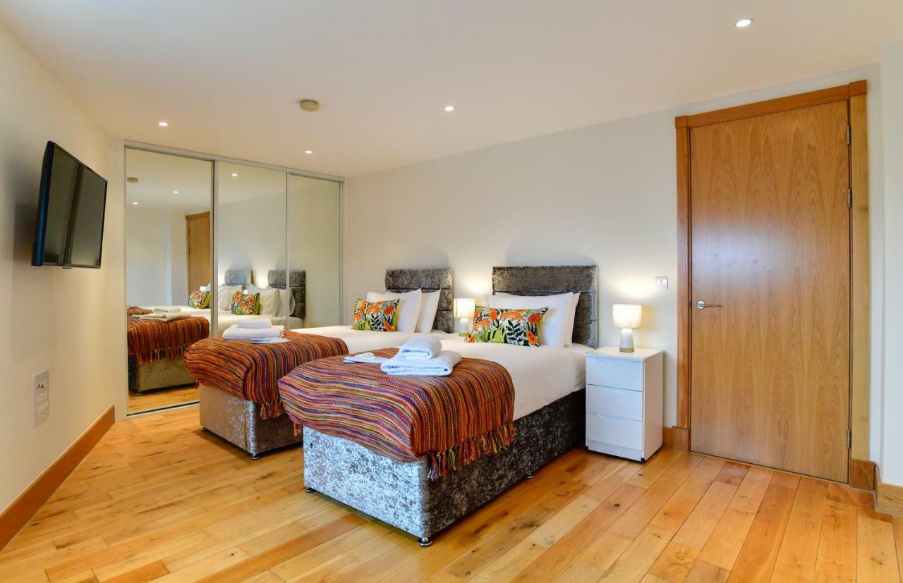 Just Stay Wales - Meridian Quay Penthouses 斯旺西 外观 照片